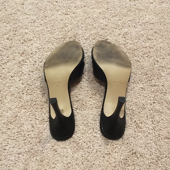 Nine West Black Leather Reptile Print Slip On Heels (Size: 8M) - Picture 6 of 8